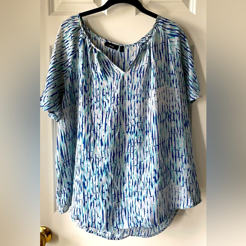 Apt. 9 Light Blue, Navy & Teal Patterned Short Sleeve Blouse